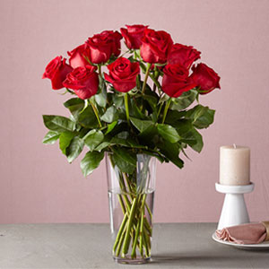 The FTD Long Stem Red Rose Bouquet