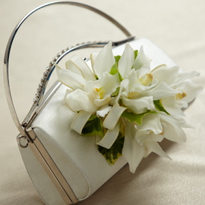 The FTD White Purse Dcor